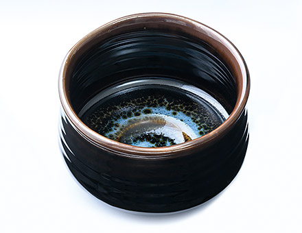 【協力】株式会社ダイナワンよりオリジナル茶碗を入選者に贈呈